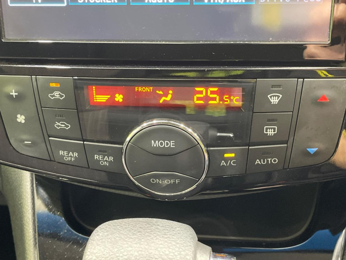 2016 Nissan Serena DAA-HFC26 (UW-69f2a47390052)[14]