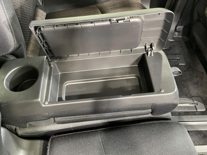 2016 Nissan Serena DAA-HFC26 (UW-69f2a47390052)[11]