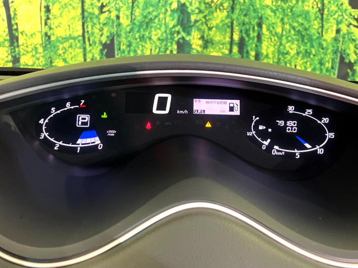 2016 Nissan Serena DAA-HFC26 (UW-69f2a47408854)[28]