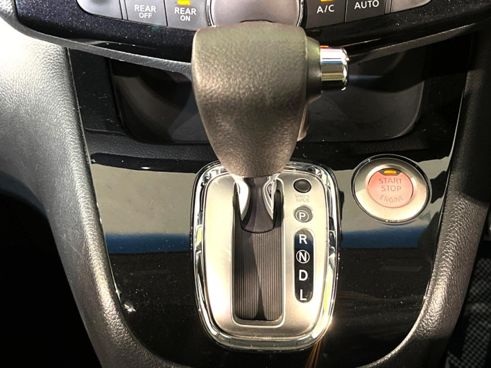 2016 Nissan Serena DAA-HFC26 (UW-69f2a47408854)[20]