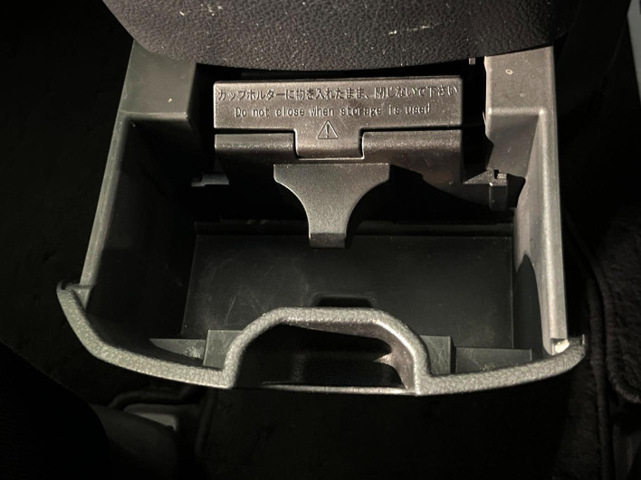 2016 Nissan Serena DAA-HFC26 (UW-69f2a47408854)[21]