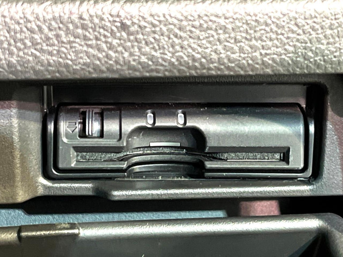 2016 Nissan Serena DAA-HFC26 (UW-69f2a47408854)[16]