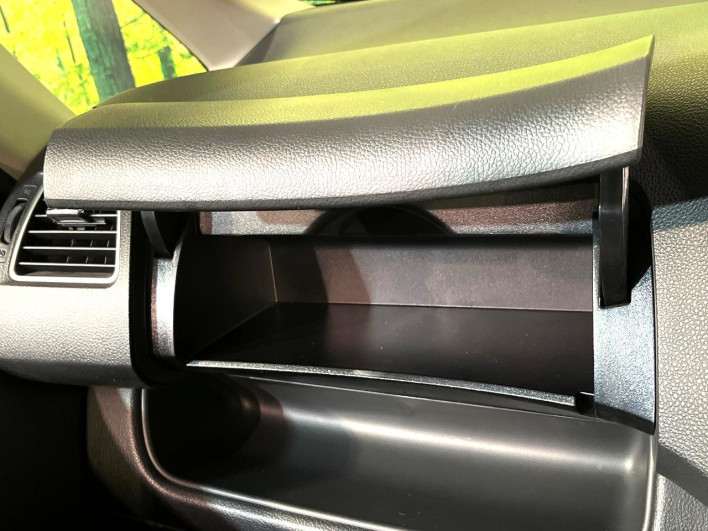 2016 Nissan Serena DAA-HFC26 (UW-69f2a47408854)[22]