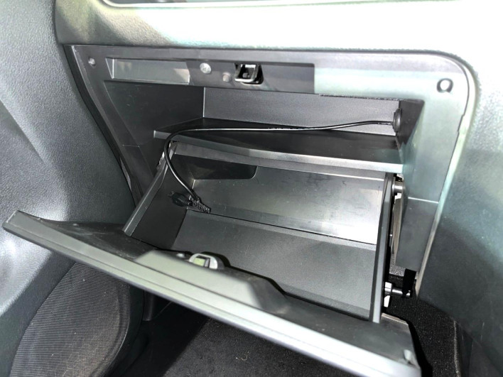 2016 Nissan Serena DAA-HFC26 (UW-69f2a47408854)[23]