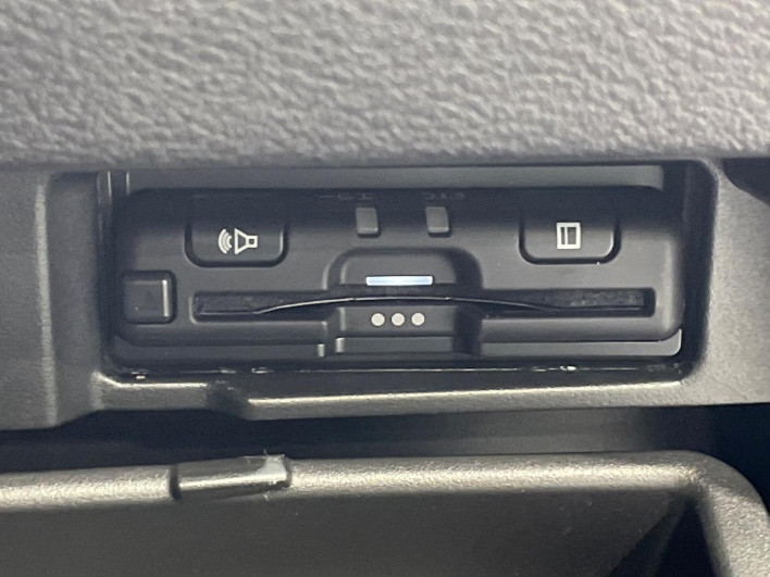 2020 Nissan Serena 6AA-HFC27 (UW-69f2a47492b7f)[24]