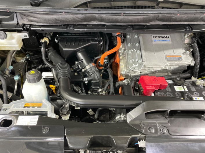 2022 Nissan Serena 6AA-HFC27 (UW-69f2a476b9979)[4]