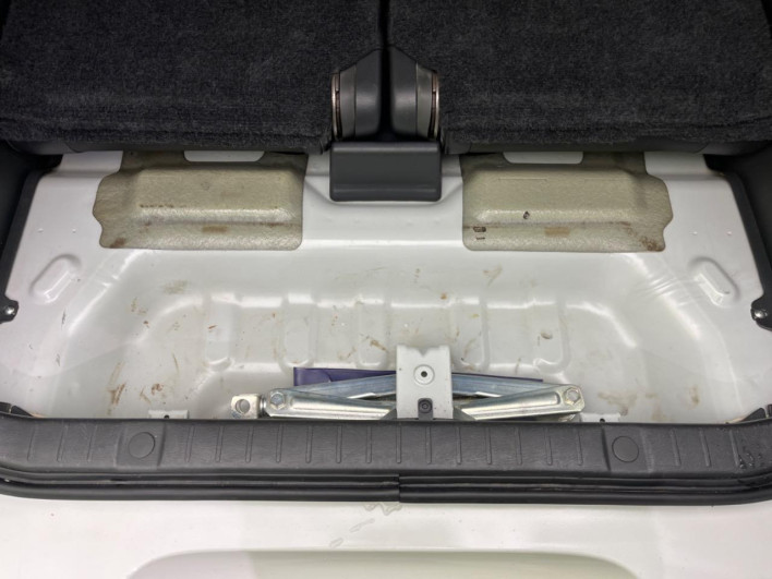 2012 Suzuki Jimny ABA-JB23W (UW-69f2a478564b4)[15]