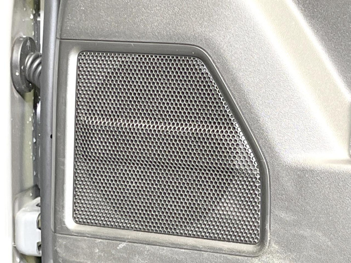 2023 Suzuki Jimny Sierra 3BA-JB74W (UW-69f2a47eb30b1)[29]