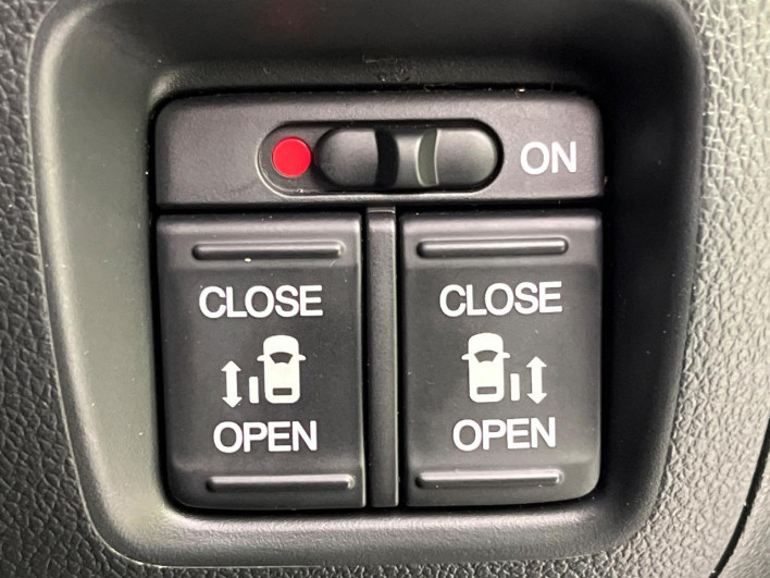 2015 Honda N-BOX CUSTOM DBA-JF1 (UW-69f2a4829a805)[16]