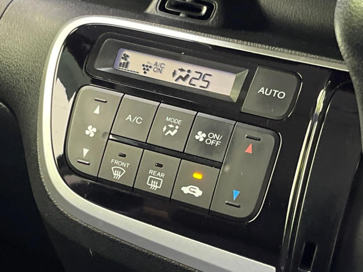 2015 Honda N-BOX CUSTOM DBA-JF1 (UW-69f2a4829a805)[28]