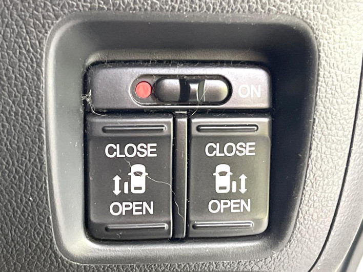 2016 Honda N-BOX CUSTOM DBA-JF1 (UW-69f2a4837a405)[7]