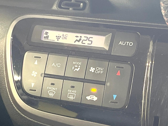 2016 Honda N-BOX CUSTOM DBA-JF1 (UW-69f2a4837a405)[24]