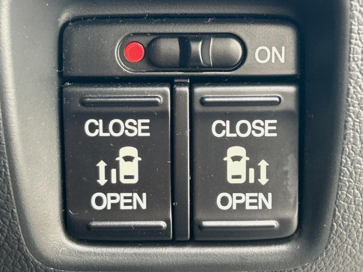 2013 Honda N-BOX+ Custom DBA-JF1 (UW-69f2a4846af53)[22]