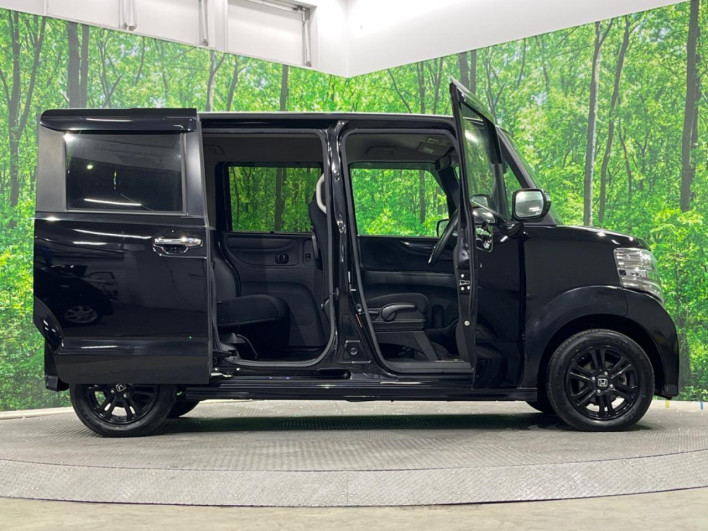 2017 Honda N-BOX CUSTOM DBA-JF2 (UW-69f2a484ebbc0)[14]