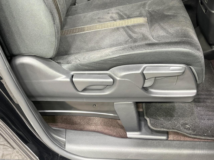 2018 Honda N-BOX CUSTOM DBA-JF3 (UW-69f2a486d2ffb)[21]