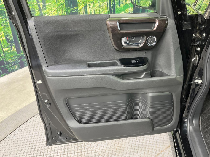 2018 Honda N-BOX CUSTOM DBA-JF3 (UW-69f2a486d2ffb)[27]