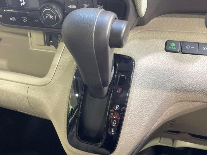 2019 Honda N-BOX DBA-JF3 (UW-69f2a48739d3d)[11]