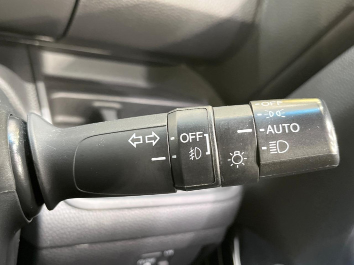 2019 Honda N-BOX CUSTOM DBA-JF3 (UW-69f2a489292a0)[20]