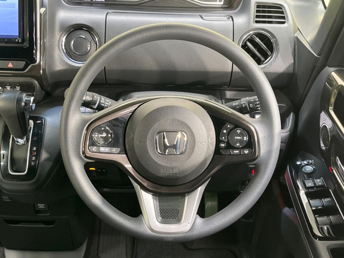 2019 Honda N-BOX CUSTOM DBA-JF3 (UW-69f2a489292a0)[28]