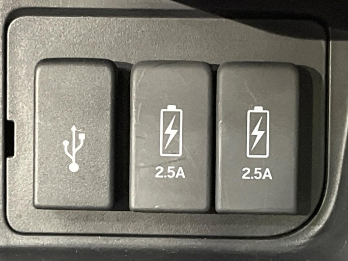 2019 Honda N-BOX CUSTOM DBA-JF3 (UW-69f2a489292a0)[18]