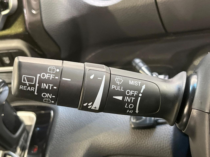 2019 Honda N-BOX CUSTOM DBA-JF3 (UW-69f2a489292a0)[21]