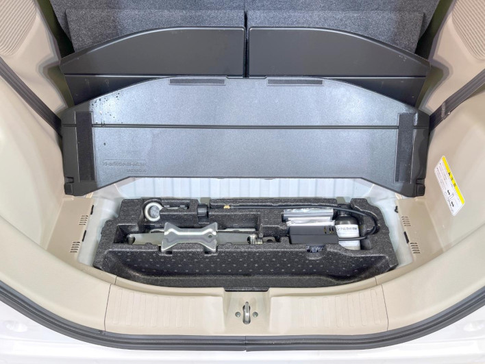 2019 Honda N-BOX DBA-JF3 (UW-69f2a489574af)[24]