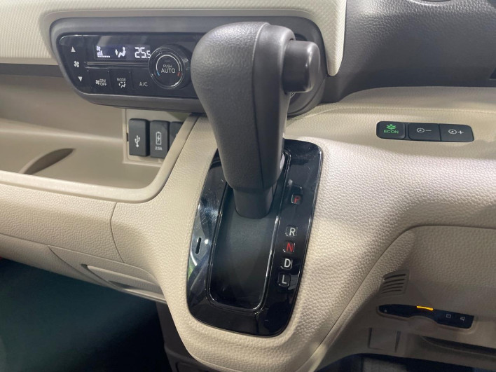 2018 Honda N-BOX DBA-JF3 (UW-69f2a48d9804f)[29]