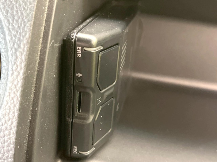 2021 Honda N-BOX CUSTOM 6BA-JF3 (UW-69f2a48e2a65e)[18]