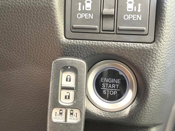 2021 Honda N-BOX CUSTOM 6BA-JF3 (UW-69f2a48e2a65e)[22]