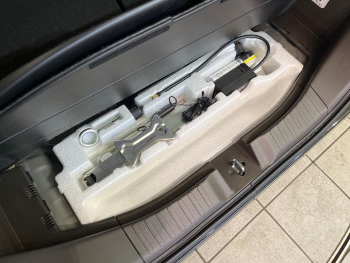 2023 Honda N-BOX 6BA-JF3 (UW-69f2a4905c48d)[22]