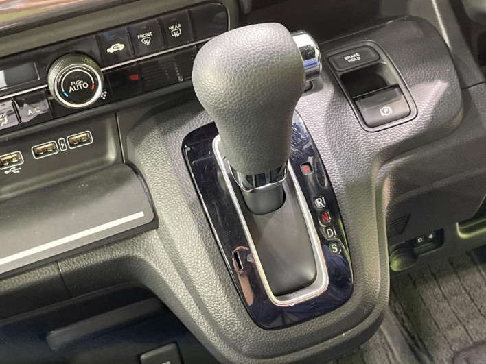 2022 Honda N-WGN Custom 6BA-JH3 (UW-69f2a49bdbf0d)[21]