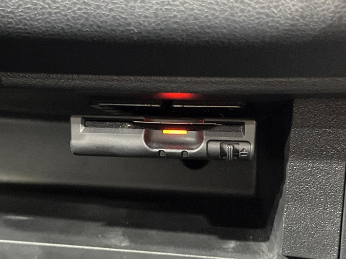 2018 Nissan March DBA-K13 (UW-69f2a49ea26fb)[16]
