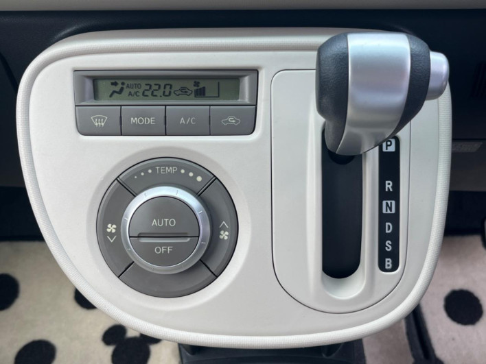 2013 Daihatsu Mira Cocoa DBA-L675S (UW-69f2a4ace099d)[11]