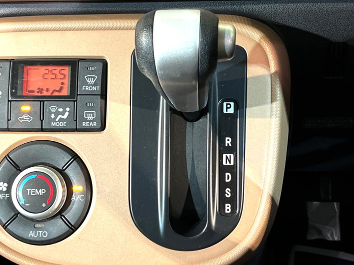 2015 Daihatsu Mira Cocoa DBA-L675S (UW-69f2a4ad05fa0)[13]