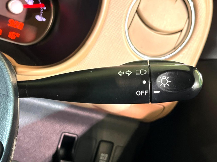 2015 Daihatsu Mira Cocoa DBA-L675S (UW-69f2a4ad05fa0)[18]