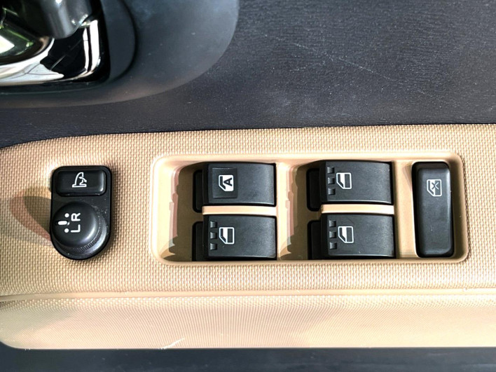 2015 Daihatsu Mira Cocoa DBA-L675S (UW-69f2a4ad05fa0)[7]