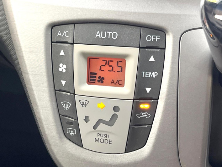 2011 Daihatsu Move DBA-LA100S (UW-69f2a4ae5c33b)[15]