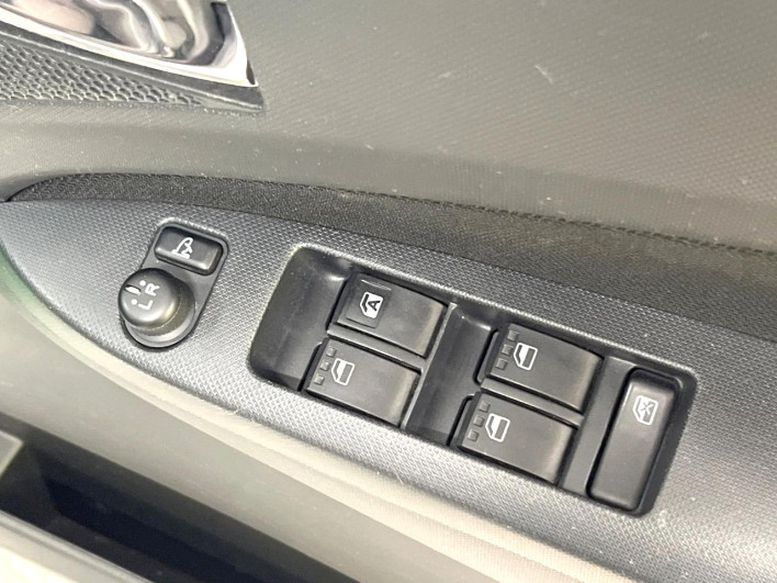 2011 Daihatsu Move DBA-LA100S (UW-69f2a4ae5c33b)[5]