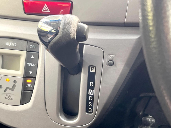 2011 Daihatsu Move DBA-LA100S (UW-69f2a4ae5c33b)[16]