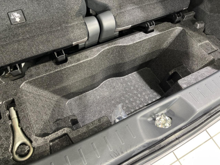 2015 Daihatsu Cast DBA-LA250S (UW-69f2a4b119910)[25]