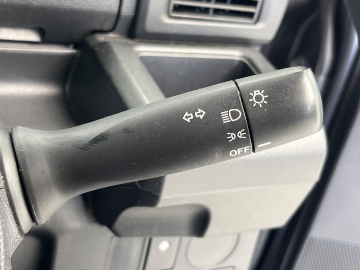 2015 Daihatsu Wake DBA-LA700S (UW-69f2a4c02c54c)[9]