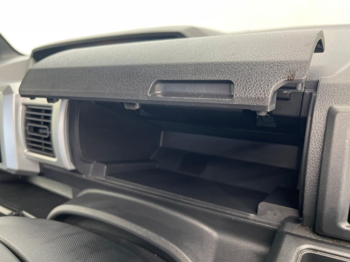 2015 Daihatsu Wake DBA-LA700S (UW-69f2a4c02c54c)[11]