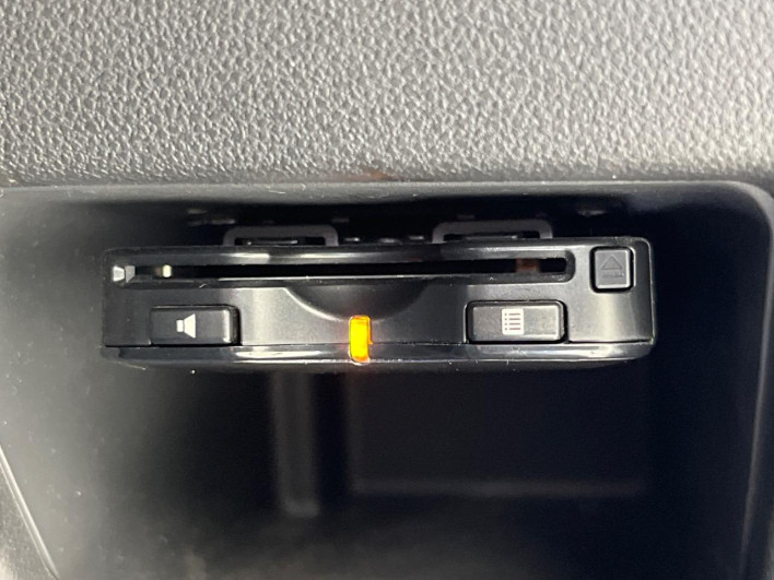 2015 Daihatsu Wake DBA-LA700S (UW-69f2a4c02c54c)[26]