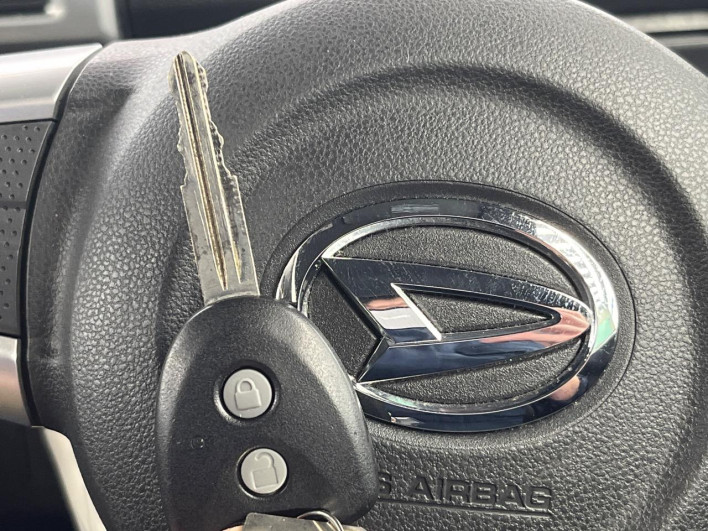 2015 Daihatsu Wake DBA-LA700S (UW-69f2a4c02c54c)[27]