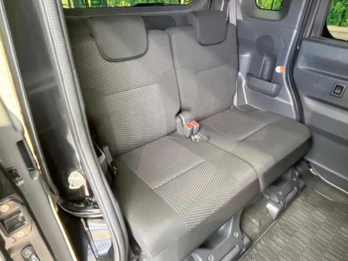 2015 Daihatsu Wake DBA-LA700S (UW-69f2a4c038a43)[20]