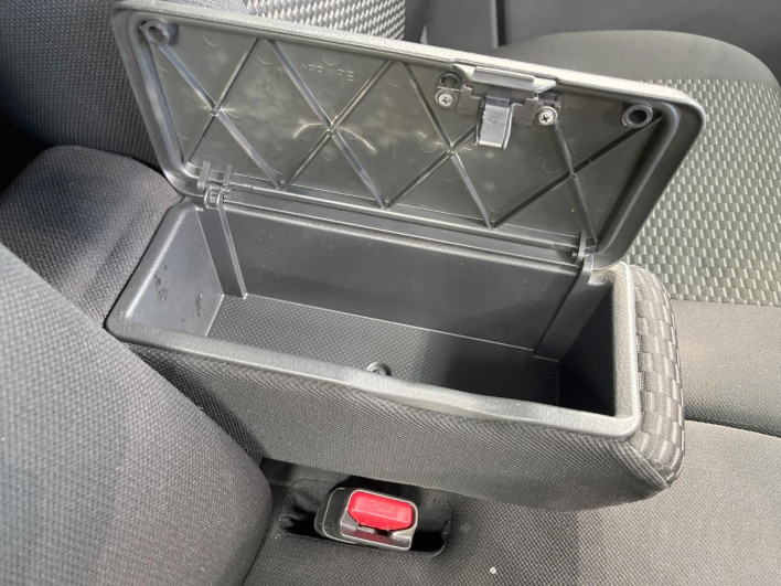 2015 Daihatsu Wake DBA-LA700S (UW-69f2a4c038a43)[15]