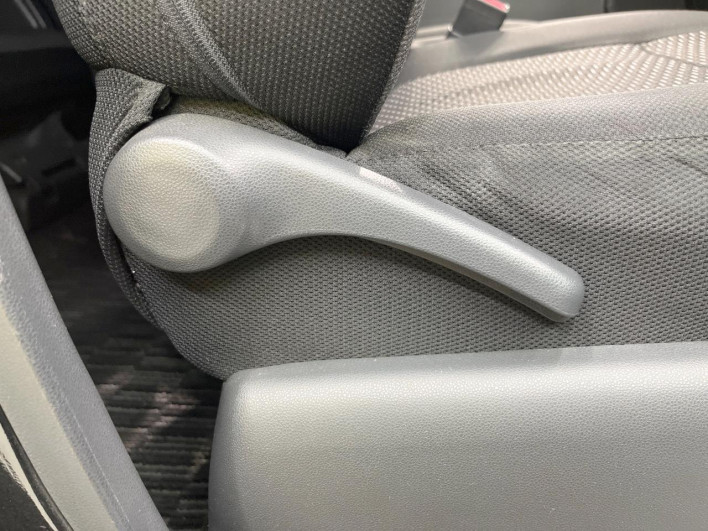 2015 Daihatsu Wake DBA-LA700S (UW-69f2a4c038a43)[17]