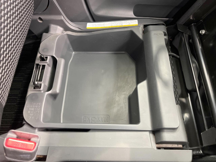 2015 Daihatsu Wake DBA-LA700S (UW-69f2a4c038a43)[16]