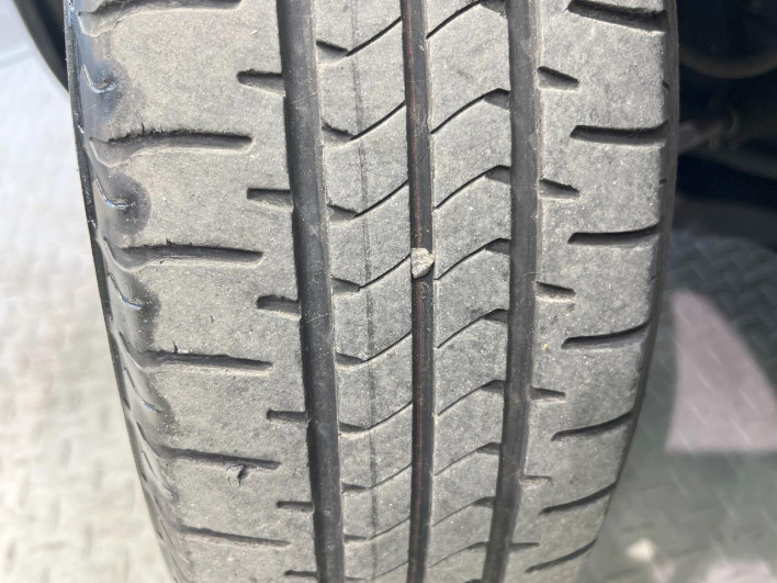 2015 Daihatsu Wake DBA-LA700S (UW-69f2a4c038a43)[10]