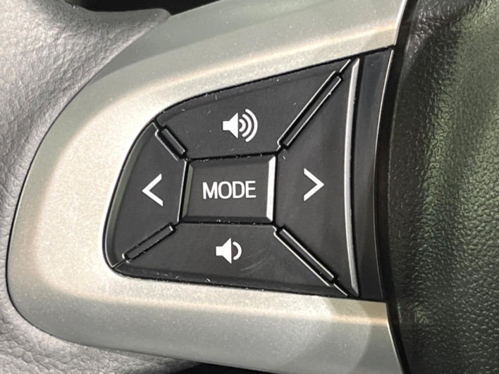 2018 Toyota Roomy DBA-M900A (UW-69f2a4c85738c)[17]